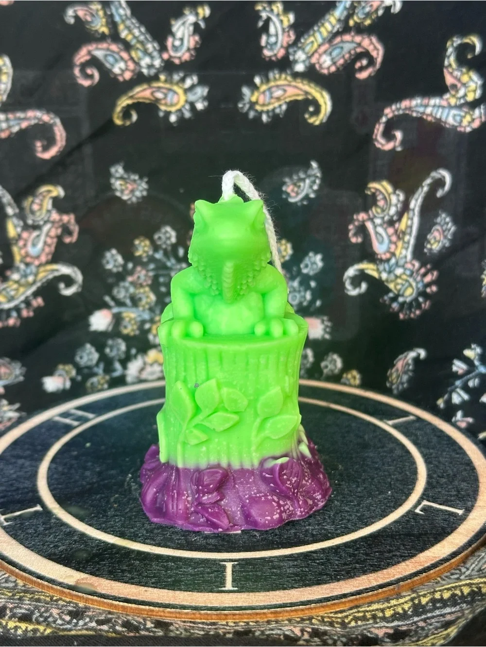 Green Lizard on Stump Candle